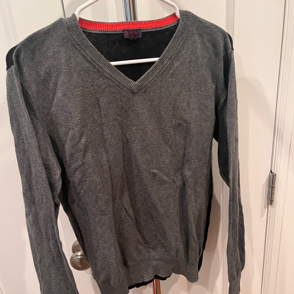 Men's Gray V-Neck Sweater